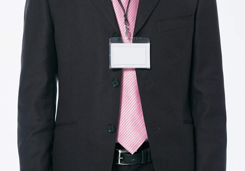 西方人,一个人,商务人士,商务男性,站,横图,室内,白天,白色背景,正面,衬衫,欧洲,欧洲人,仅一个男性,仅一个人,吊挂,悬挂,阴影,套装,反射,影子,挂,腰带,仅一个年轻男性,绳子,站着,摄影,名牌,影棚,皮带,绳索,商务装,工薪阶层,配饰,裤带,男人,男性,年轻男性,白种人,白领,上班族,站立,半身,彩图,影棚拍摄,衬衣,拍摄