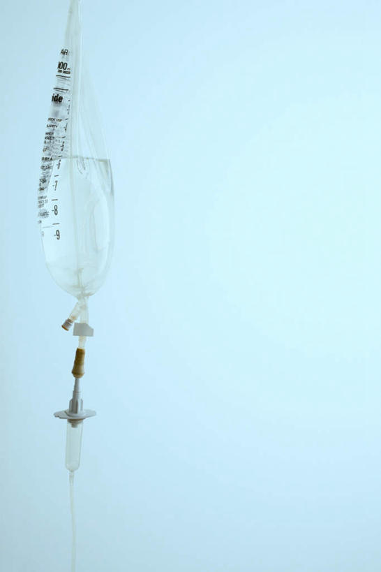 无人,竖图,室内,特写,白天,正面,安全,蓝色背景,药剂,防护,药品,针管,针筒,治疗,注射,摄影,影棚,保护,药物,医疗,医疗设备,注射器,输液,保险,预防,打点滴,输液瓶,静脉输液,平安,彩图,影棚拍摄,拍摄