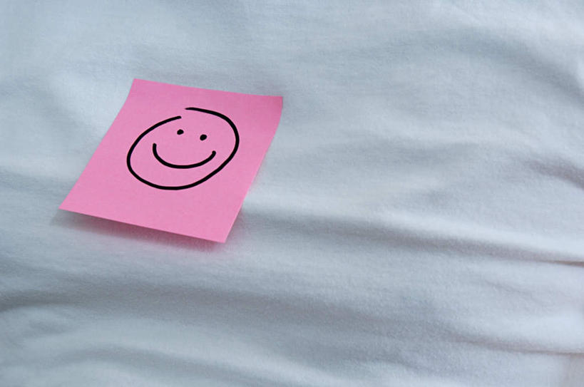 无人,横图,俯视,室内,特写,白天,静物,一张,粘性,办公用品,便利贴,便签,文具,粉色,笑容,办公设备,文具用品,记事,笑脸,快捷,文化工具,方便,笑貌,N次贴,便条贴,告诉贴,即时贴,彩图,高角度拍摄