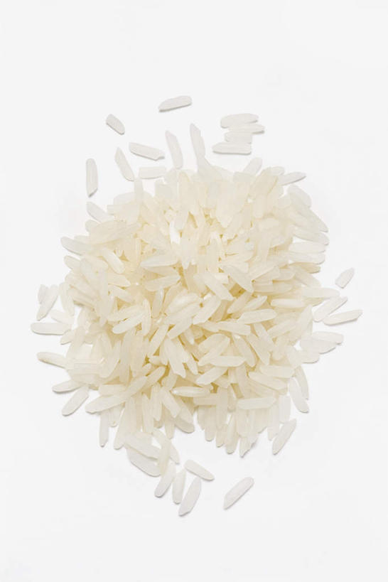 无人,竖图,俯视,室内,特写,白天,白色背景,一堆,许多,阴影,堆叠,堆积,反射,影子,谷类,谷物,米,很多,大米,白色,摄影,影棚,堆,彩图,高角度拍摄,影棚拍摄,拍摄