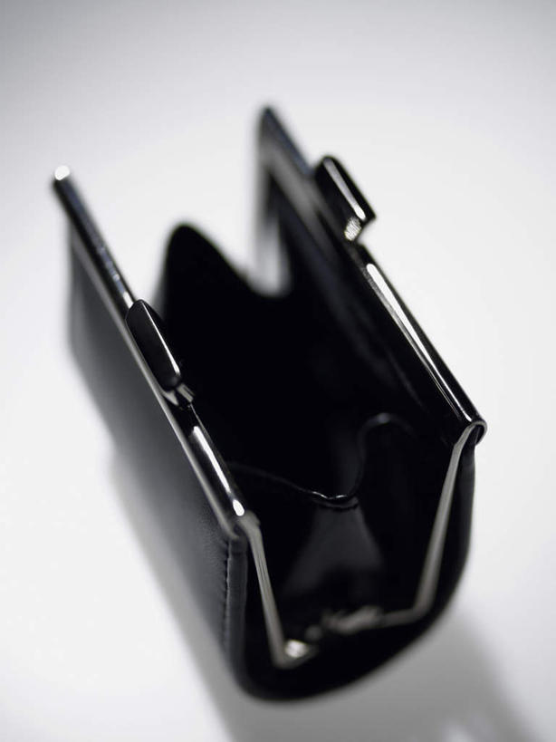 无人,竖图,俯视,室内,特写,白天,静物,阴影,灰色背景,朦胧,模糊,反射,影子,一个,黑色,打开,摄影,皮夹子,钱包,影棚,单个,开启,零钱包,皮夹,彩图,高角度拍摄,影棚拍摄,拍摄