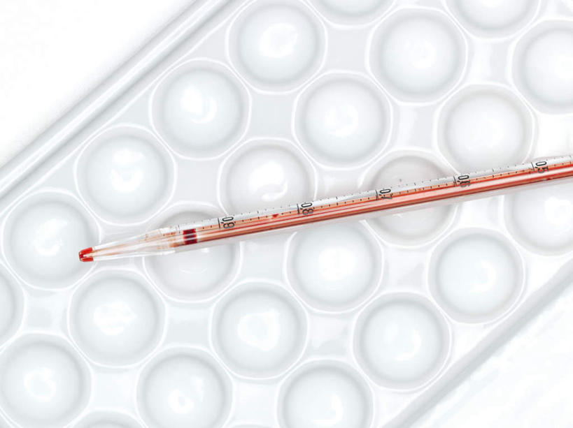 无人,横图,俯视,室内,特写,白天,白色背景,实验,仪器,静物,研究,透明,分析,化学,测试,滴管,盘,玻璃制品,一个,器皿,摄影,影棚,单个,计量,玻璃仪器,试验耗材,实验用品,吸液管,移液管,彩图,高角度拍摄,影棚拍摄,拍摄