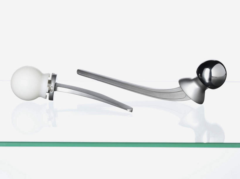 无人,横图,俯视,室内,特写,白天,白色背景,静物,金属制品,金属,工具,两个,复健,康复,器械,摄影,影棚,医疗设备,医疗器械,医疗工具,假肢,义肢,辅助设备,彩图,高角度拍摄,影棚拍摄,拍摄