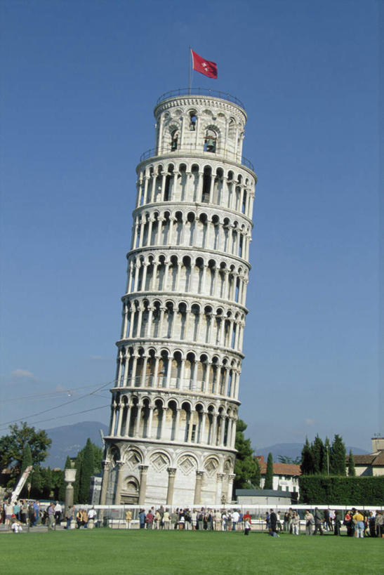 无人,竖图,室外,白天,仰视,旅游,度假,草地,草坪,植物,标志建筑,地标,建筑,旗帜,国旗,意大利,欧洲,一排,许多,阴影,整齐,飘扬,光线,影子,拱门,娱乐,建设,草,树,树木,排列,蓝色,绿色,蓝天,天空,阳光,自然,天,享受,休闲,旅游胜地,放松,生长,晴朗,成长,飘逸,比萨城,比萨斜塔,托斯卡纳,队列,南欧,飞扬,万里无云,意大利共和国,奇迹广场,比萨大教堂,托斯卡纳大区,旗,晴空,晴空万里,彩图,低角度拍摄