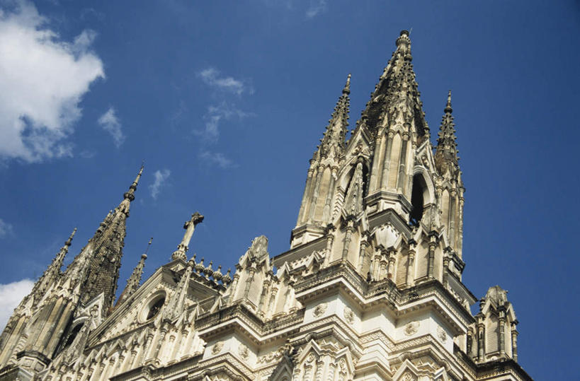 无人,教堂,横图,室外,白天,仰视,旅游,度假,名胜古迹,标志建筑,地标,建筑,萨尔瓦多,阴影,节日,遗迹,光线,影子,云,云朵,建筑群,云彩,古迹,文化,文物,娱乐,建设,古建筑,蓝色,白云,蓝天,天空,阳光,天,祈祷,享受,休闲,健康,旅游胜地,放松,许愿,宗教,信仰,晴朗,纪念,祈求,北美,北美洲,中美洲,基督教,天主教,美洲,信念,古文明,北亚美利加洲,亚美利加洲,萨尔瓦多共和国,平安,晴空,彩图,低角度拍摄,大教堂,礼拜堂