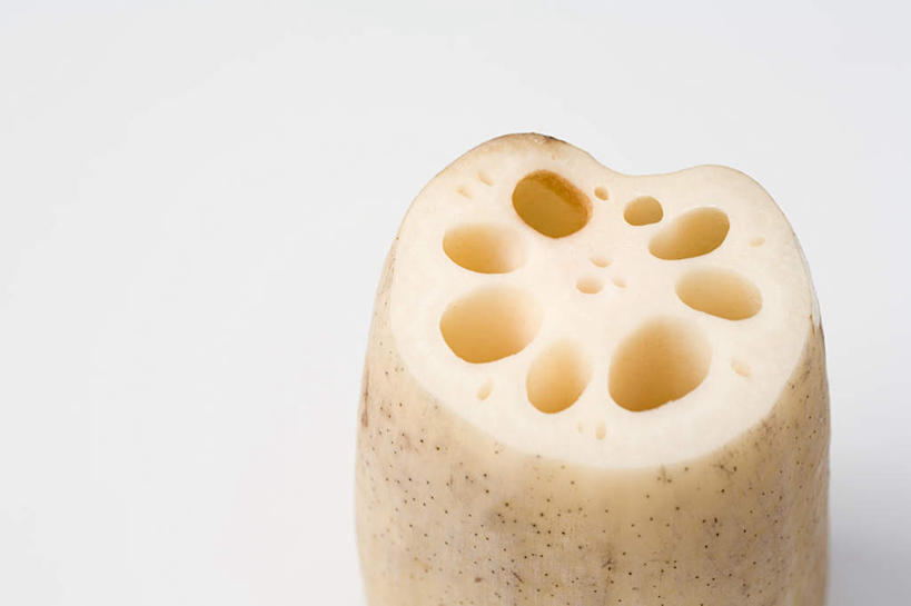 无人,横图,俯视,室内,特写,白天,白色背景,蔬菜,切开,阴影,新鲜,反射,影子,洞,食品,藕,食物,一个,切,摄影,洞穴,有机食品,绿色食品,影棚,单个,剖面,切面,穴,莲藕,彩图,高角度拍摄,影棚拍摄,拍摄