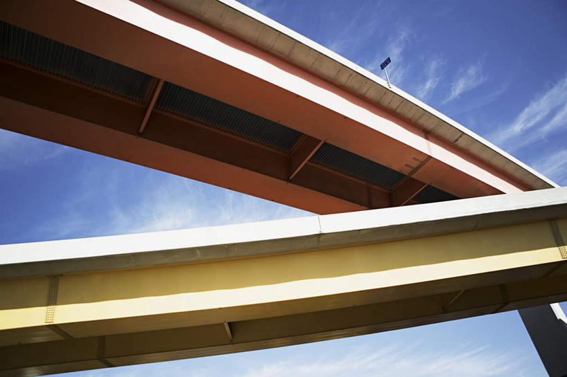 无人,横图,室外,白天,仰视,度假,美景,城市风光,城市,道路,路,公路,阴影,光线,影子,景观,云,云朵,高架,交通,云彩,娱乐,蓝色,白云,蓝天,天空,阳光,天,享受,休闲,景色,放松,晴朗,高架桥,高架道路,跨线桥,晴空,彩图,低角度拍摄