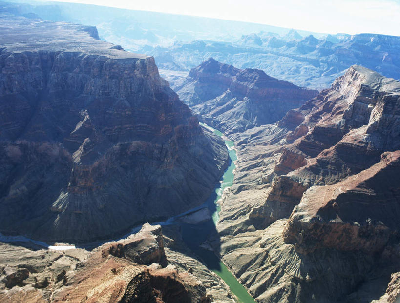 无人,公园,横图,俯视,航拍,室外,白天,旅游,度假,河流,石头,美景,水,峡谷,美国,阴影,光线,石子,影子,河水,景观,水流,山谷,娱乐,天空,阳光,自然,天,享受,休闲,景色,放松,晴朗,北美,北美洲,国家公园,犹他州,岩层,鸟瞰,自然风光,美洲,万里无云,峡谷地国家公园,北亚美利加洲,亚美利加洲,犹他,蜂窝之州,蜂房州,美国峡谷地国家公园,石块,岩石,晴空,晴空万里,彩图,高角度拍摄
