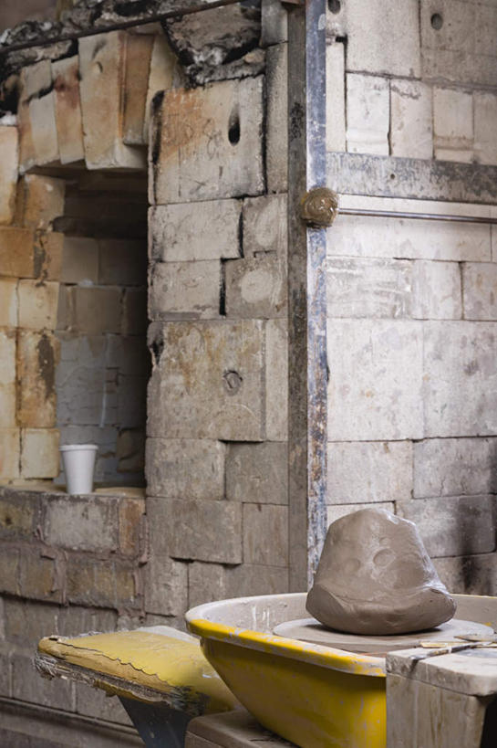 无人,竖图,室内,白天,正面,石头,艺术,石子,手工艺品,陶瓷,墙,陶瓷制品,文化,墙壁,墙面,工艺品,粘土,高雅,手工艺,自信心,品位,石块,岩石,彩图