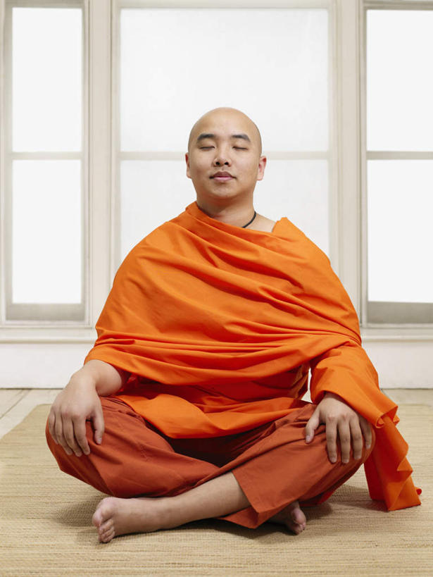 东方人,腿部,脚,脚趾,脚趾甲,腿,一个人,和尚,坐,盘腿,竖图,室内,白天,正面,窗户,亚洲,仅一个男性,仅一个人,仅一个中年男性,地面,注视,黄种人,光脚,玻璃窗,观察,看,赤脚,橙色,搭,观看,打坐,察看,搭着,关注,袈裟,法衣,男人,男性,中年男性,亚洲人,脚指甲,僧人,盘腿而坐,盘膝,盘着腿的,盘着腿坐,双腿交叉,坐着,彩图,全身,僧衣