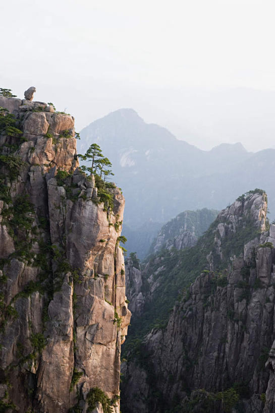 无人,竖图,室外,白天,正面,旅游,度假,石头,美景,山,山脉,植物,中国,亚洲,石子,景观,山顶,山峰,山峦,娱乐,树,树木,蓝色,绿色,蓝天,天空,自然,群山,天,享受,休闲,景色,放松,生长,晴朗,成长,自然风光,东亚,山西,山西省,万里无云,中华人民共和国,华北地区,省会,太原,太原市,晋,颠峰,极峰,石块,岩石,晴空,晴空万里,彩图