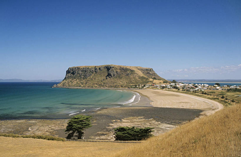 无人,横图,室外,白天,正面,旅游,度假,海浪,海洋,美景,沙滩,植物,澳大利亚,枯萎,沙子,海岸,景观,浪花,枯草,沙地,娱乐,草,树,树木,黄色,蓝色,绿色,蓝天,天空,自然,海水,天,享受,休闲,景色,放松,生长,晴朗,成长,自然风光,大洋洲,塔斯马尼亚,澳洲,海景,万里无云,南方大陆,澳大利亚联邦,塔斯马尼亚州,大海,风浪,海,海水的波动,海滩,近岸浪,涌浪,晴空,晴空万里,彩图