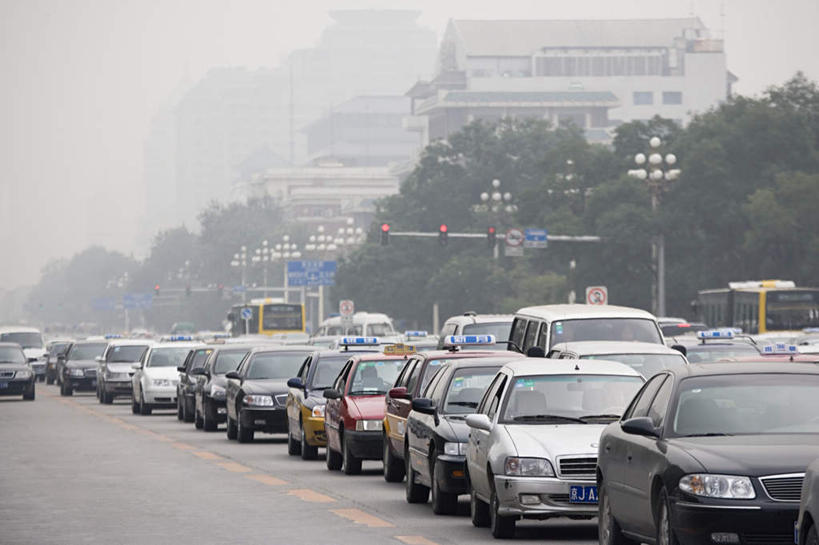 无人,家,横图,室外,白天,正面,度假,美景,植物,城市风光,城市,道路,路,公路,汽车,一排,许多,整齐,房屋,屋子,景观,公寓,分界线,停车线,交通,很多,娱乐,洋房,楼房,住宅,车,树,树木,排列,绿色,自然,交通工具,轿车,享受,休闲,景色,放松,生长,成长,车行道,车行道分界线,堵塞,队列,载具,标线,车行线,梗塞,拥塞,马路,彩图,房子