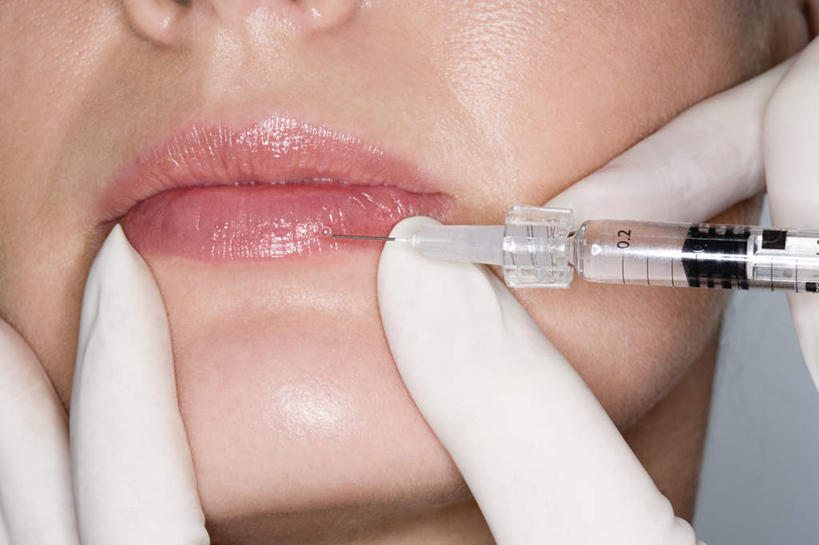 脸,头,脸颊,手,两个人,医生,站,横图,室内,特写,白天,白色背景,正面,双手,握,阴影,朦胧,模糊,反射,影子,拿,拿着,手套,站着,医护人员,医疗人员,手部,橡胶,针管,针筒,握着,注射,摄影,影棚,医疗,医疗设备,注射器,橡胶手套,整容,橡胶制品,医用手套,年轻女性,女人,女性,头部,脸部,脸蛋,面部,大夫,站立,半身,彩图,影棚拍摄,拍摄