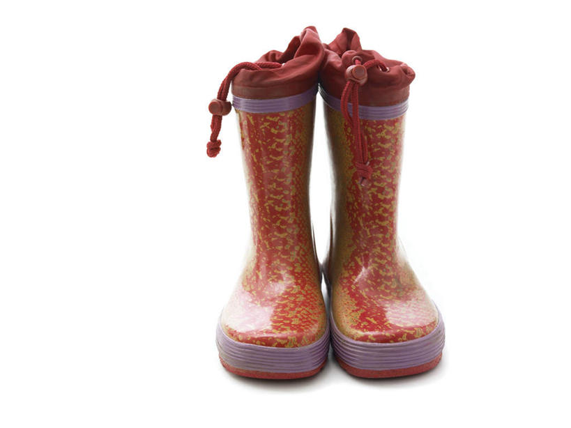 无人,横图,俯视,室内,特写,白天,白色背景,静物,鞋子,一双,雨鞋,雨靴,靴子,红色,摄影,影棚,胶鞋,彩图,高角度拍摄,影棚拍摄,拍摄