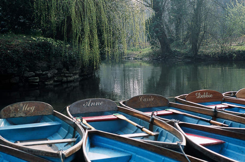 无人,横图,室外,白天,正面,旅游,度假,湖,湖泊,美景,山,山脉,水,植物,船,英国,欧洲,一排,许多,整齐,船桨,湖面,景观,山峰,水流,水面,木船,山峦,娱乐,树,树木,排列,绿色,自然,交通工具,湖水,群山,享受,休闲,景色,放松,生长,成长,舟,西欧,队列,自然风光,载具,大不列颠,牛津,世界文化遗产,大不列颠及北爱尔兰联合王国,大不列颠联合王国,日不落英帝国,牛津市,彩图