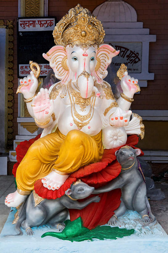 无人,坐,竖图,室外,白天,正面,民族服装,度假,美景,城市风光,城市,哺乳动物,大象,野生动物,雕塑,印度,亚洲,节日,艺术,装饰,雕刻,雕像,景观,注视,文化,娱乐,一只,动物,工艺品,观察,看,祈祷,享受,休闲,健康,景色,放松,许愿,宗教,信仰,观看,纪念,祈求,美术,察看,关注,主题,南亚,陈列,首府,印度共和国,功能,美学,漆雕,马哈拉施特拉邦,孟买,平安,象,坐着,彩图,传统服装,民俗服