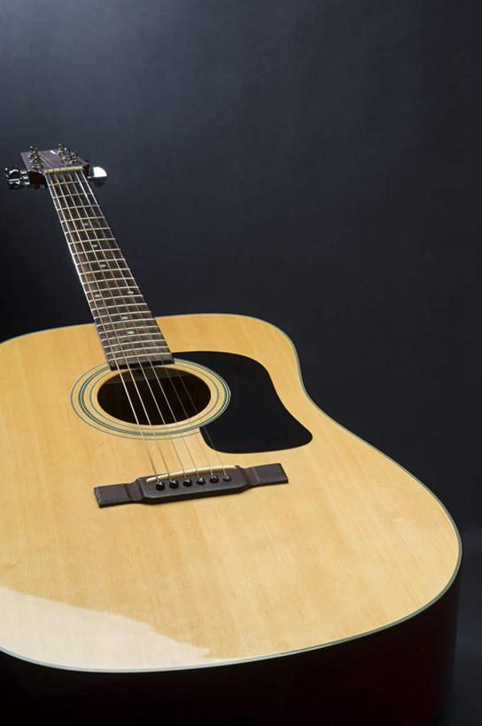 无人,竖图,室内,特写,白天,正面,静物,黑色背景,吉他,乐器,弦乐器,一个,摄影,影棚,单个,弹拨弦鸣乐器,彩图,影棚拍摄,拍摄,弹拨弦乐器