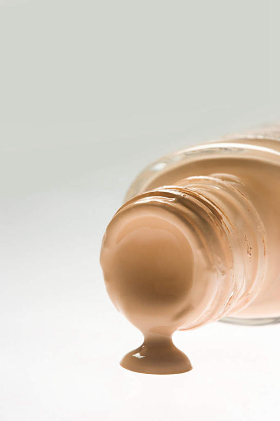 无人,竖图,俯视,室内,特写,白天,白色背景,化妆,美容,静物,倒,护肤,阴影,反射,罐子,影子,棕色,玻璃制品,一个,玻璃瓶,化妆品,瓶子,保养,享受,休闲,粉底液,放松,保健,摄影,影棚,单个,养颜,彩图,高角度拍摄,影棚拍摄,拍摄