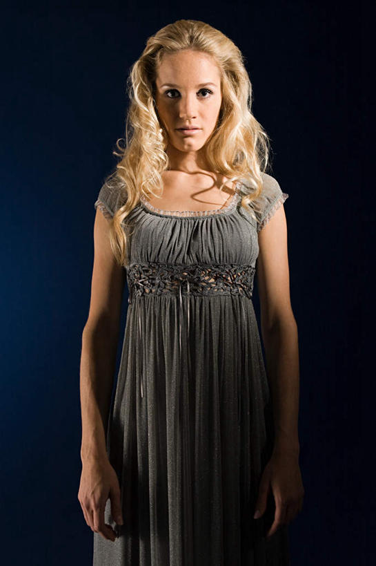 西方人,一个人,站,竖图,室内,白天,正面,裙子,智慧,神秘,欧洲,欧洲人,仅一个年轻女性,仅一个女性,仅一个人,黑色背景,连衣裙,注视,观察,看,站着,独立,摄影,影棚,星座,观看,察看,关注,占卜,宝瓶座,冷静,水瓶座,年轻女性,女人,女性,白种人,站立,半身,彩图,影棚拍摄,拍摄