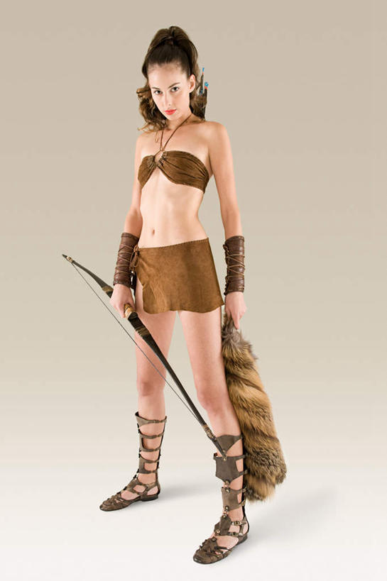 西方人,一个人,站,竖图,室内,白天,正面,竞争,欧洲,欧洲人,仅一个年轻女性,仅一个女性,仅一个人,对抗,握,服装,冲突,弓箭,拿,拿着,注视,破坏,衣服,观察,看,站着,武器,战争,握着,摄影,服饰,影棚,射手座,星座,观看,损坏,察看,攻击,坚强,威胁,衣着,穿着,对立,关注,矛盾,兵器,占卜,防御,表演服,演出服,敌对,挫败,斗争,抗拒,抗衡,杀伤,威慑,人马座,多情,慷慨,坦诚,衣饰,道具服,危险,年轻女性,女人,女性,白种人,站立,彩图,全身,影棚拍摄,拍摄