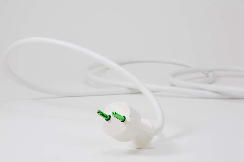 无人,横图,室内,特写,白天,正面,静物,灰色背景,电力,插头,电线,线,电能,线路,一个,白色,摄影,影棚,单个,电,电源,电源线,能量,彩图,影棚拍摄,拍摄