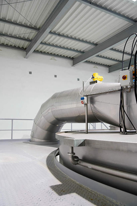 无人,工厂,竖图,室内,白天,正面,纯洁,机器,金属制品,阴影,光线,金属,管子,影子,墙,银色,管道,墙壁,墙面,机械,工业,信仰,高贵,雅致,产业,彩图,工地,制造厂