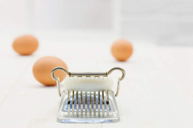 无人,横图,室内,特写,白天,正面,金属制品,朦胧,模糊,金属,蛋,鸡蛋,排列,三个,卵,摆列,彩图,布列,分列