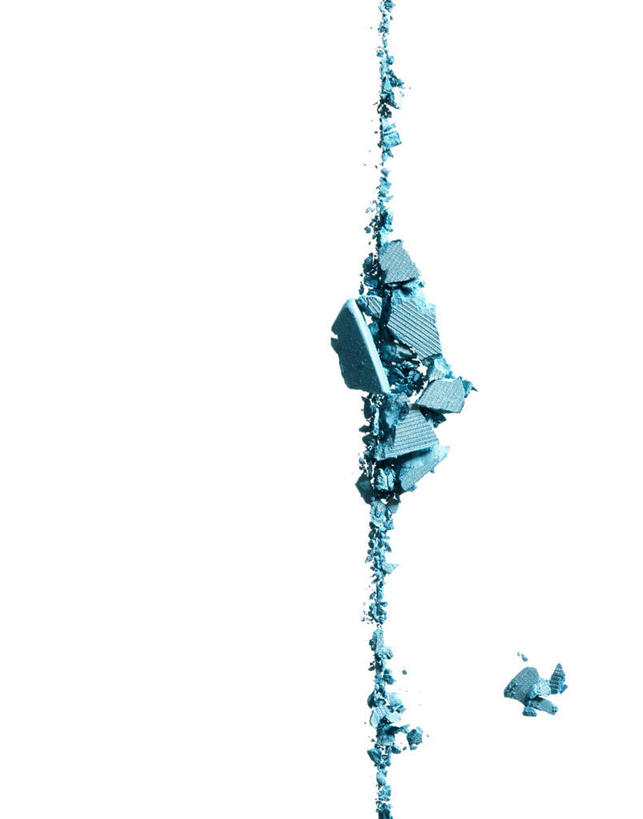 无人,竖图,室内,特写,白天,白色背景,正面,静物,粉末,蓝色,化妆品,粉,眼影,摄影,影棚,粉状,粉剂,彩图,影棚拍摄,拍摄