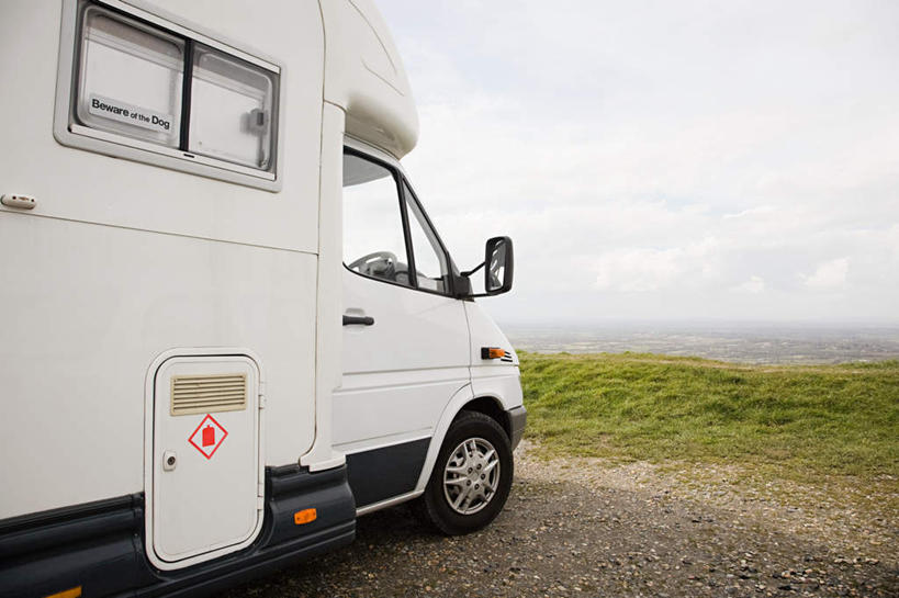 无人,横图,室外,白天,正面,安全,窗户,镜子,一辆,反射,乌云,云,阴天,云朵,云彩,玻璃窗,车,天空,车窗,交通工具,天,后视镜,镜像,昏暗,生命,阴沉,镜面,载具,露营,野营,房车,宿营,光学,侧视镜,露营车,彩图