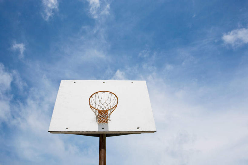 无人,横图,室外,特写,白天,正面,阴影,光线,篮球框,影子,墙,云,云朵,云彩,一个,蓝色,白云,蓝天,天空,阳光,天,篮球网,晴朗,单个,篮球板,晴空,彩图