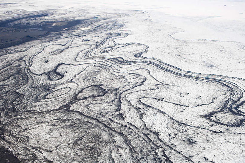 无人,横图,俯视,航拍,室外,白天,旅游,度假,冰山,海浪,海洋,美景,山,欧洲,冰岛,阴影,光线,影子,冰,景观,浪花,山峰,山峦,娱乐,冰川,阳光,自然,海水,享受,休闲,景色,放松,寒冷,冰冷,鸟瞰,自然风光,北欧,冰河,海景,冰岛共和国,杰古沙龙湖,严寒,冰凉,酷寒,凛冽,凛凛,极冷,瓦特纳冰原,大海,风浪,海,海水的波动,近岸浪,涌浪,彩图,高角度拍摄