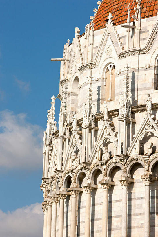 无人,教堂,竖图,室外,特写,白天,仰视,旅游,度假,名胜古迹,标志建筑,地标,建筑,意大利,欧洲,节日,遗迹,云,云朵,云彩,古迹,文化,文物,娱乐,建设,古建筑,蓝色,白云,蓝天,天空,天,祈祷,享受,休闲,健康,旅游胜地,放松,许愿,宗教,信仰,晴朗,纪念,祈求,比萨城,比萨斜塔,托斯卡纳,南欧,信念,古文明,意大利共和国,奇迹广场,比萨大教堂,托斯卡纳大区,平安,晴空,彩图,低角度拍摄,大教堂,礼拜堂