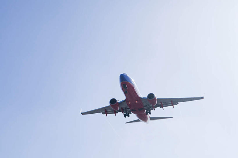 无人,横图,室外,特写,白天,仰视,飞机,飞翔,飞行,交通,翱翔,航空,飞,蓝色,蓝天,天空,交通工具,天,运输,一架,晴朗,客机,载具,万里无云,晴空,晴空万里,彩图,低角度拍摄