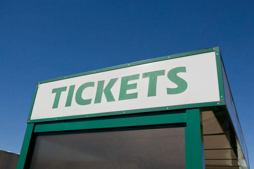 无人,横图,室外,白天,仰视,度假,美景,城市风光,城市,美国,一排,整齐,英文,标志,文字,字符,字母,窗口,景观,娱乐,标识,排列,蓝色,蓝天,天空,天,享受,休闲,景色,放松,晴朗,英文字母,售票,北美,北美洲,队列,美洲,万里无云,北亚美利加洲,亚美利加洲,售票窗,售票窗口,晴空,晴空万里,彩图,低角度拍摄