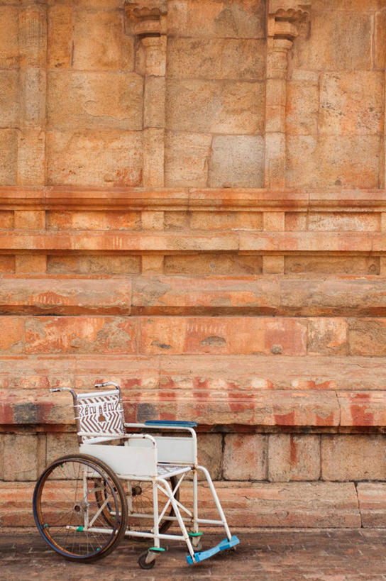 无人,寺庙,竖图,室内,白天,正面,旅游,度假,标志建筑,地标,建筑,印度,亚洲,节日,工具,墙,燃烧,文化,娱乐,建设,墙壁,墙面,轮椅,香火,庙宇,复健,祈祷,享受,休闲,健康,康复,器械,旅游胜地,放松,许愿,宗教,信仰,纪念,祈求,医疗设备,南亚,医疗器械,医疗工具,印度共和国,辅助设备,泰米尔纳德邦,泰米尔纳德,平安,彩图,庙,寺