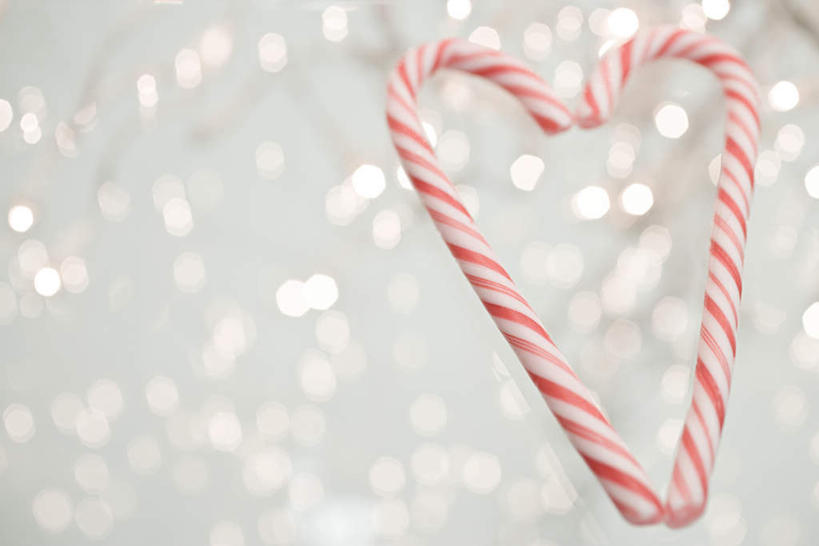 无人,横图,室内,特写,白天,正面,爱情,照明,圣诞节,阴影,节日,爱心,朦胧,模糊,庆祝,光线,彩灯,影子,灯光,食品,糖,糖果,甜点,甜品,浪漫,文化,灯,食物,一个,红色,灯具,甜食,庆典,温暖,温馨,心形,恩爱,摄影,花灯,影棚,单个,纪念,照亮,和睦,照明设备,硬糖,拐杖糖,心型,彩图,影棚拍摄,拍摄,融洽