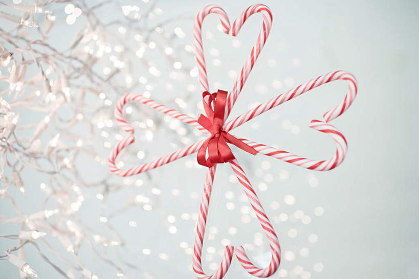 无人,横图,室内,特写,白天,正面,爱情,照明,圣诞节,阴影,节日,爱心,朦胧,模糊,庆祝,装饰,光线,彩灯,丝绸,丝带,影子,灯光,食品,糖,糖果,甜点,甜品,缎带,浪漫,文化,绸带,灯,食物,红色,灯具,甜食,四个,庆典,温暖,温馨,心形,恩爱,摄影,花灯,影棚,纪念,华丽,修饰,照亮,点缀,和睦,照明设备,硬糖,拐杖糖,衬托,美观,雅致,雅观,心型,彩图,影棚拍摄,拍摄,融洽