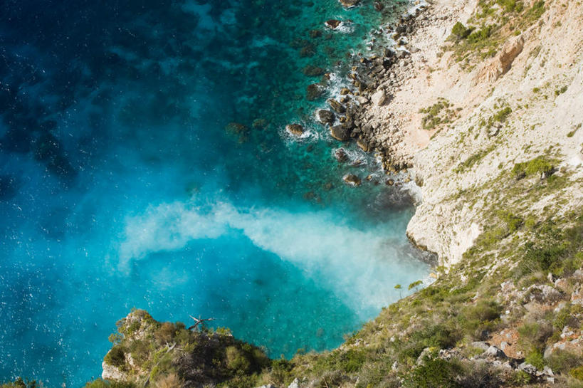 无人,横图,俯视,室外,白天,旅游,度假,海浪,海洋,美景,沙滩,山,山脉,植物,希腊,欧洲,波纹,纹路,沙子,纹理,海岸,景观,浪花,山峰,涟漪,沙地,山峦,娱乐,树,树木,绿色,水纹,自然,海水,波浪,群山,享受,休闲,景色,放松,生长,成长,自然风光,海景,希腊共和国,肌理,水晕,爱奥尼亚群岛,伊奥尼亚群岛,扎金索斯,扎金索斯岛,大海,风浪,海,海水的波动,海滩,近岸浪,涌浪,彩图,高角度拍摄
