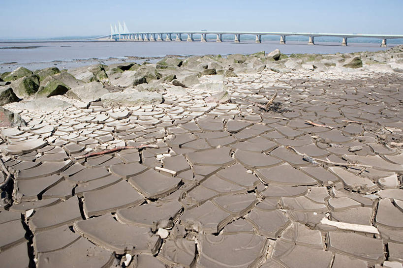 无人,横图,室外,白天,正面,度假,河流,美景,水,城市风光,城市,道路,路,公路,英国,欧洲,阴影,干枯,光线,影子,河水,景观,水流,云,云朵,交通,云彩,娱乐,蓝色,白云,蓝天,天空,阳光,天,享受,休闲,景色,放松,晴朗,干涸,西欧,大不列颠,威尔士,大不列颠及北爱尔兰联合王国,大不列颠联合王国,日不落英帝国,枯竭,威尔士公国,威尔士塞文桥,晴空,马路,彩图