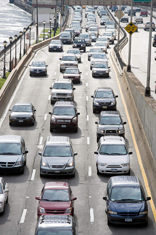 无人,竖图,俯视,室外,白天,度假,美景,植物,城市风光,城市,道路,路,公路,汽车,纽约,美国,一排,许多,整齐,并列,并排,景观,分界线,停车线,交通,很多,娱乐,车,树,树木,排列,绿色,自然,交通工具,轿车,享受,休闲,景色,放松,生长,成长,车行道,车行道分界线,北美,北美洲,堵塞,队列,载具,标线,美洲,平行,车行线,纽约州,帝国之州,帝国州,北亚美利加洲,亚美利加洲,梗塞,拥塞,马路,彩图,高角度拍摄