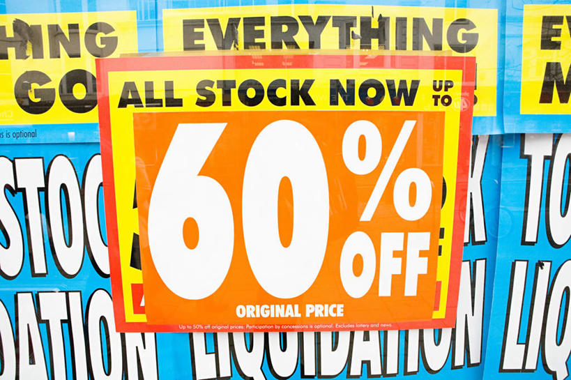 无人,横图,室内,特写,白天,正面,指示牌,静物,阴影,朦胧,模糊,反射,英文,标志,材料,档案,文件,文字,影子,纸,字符,字母,墙,标识,墙壁,墙面,排列,白色,手稿,资料,英文字母,证明,文档,促销,摆列,彩图,布列,分列,跌价,减价