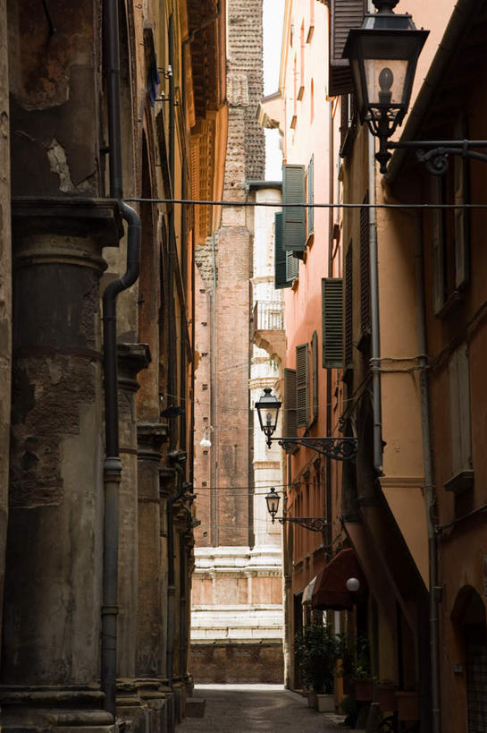 无人,家,竖图,室外,白天,正面,度假,美景,城市风光,城市,意大利,欧洲,阴影,光线,影子,房屋,屋子,景观,公寓,娱乐,洋房,楼房,住宅,阳光,享受,休闲,景色,放松,南欧,意大利共和国,波伦亚,博洛尼亚,柱廊之城,彩图,房子