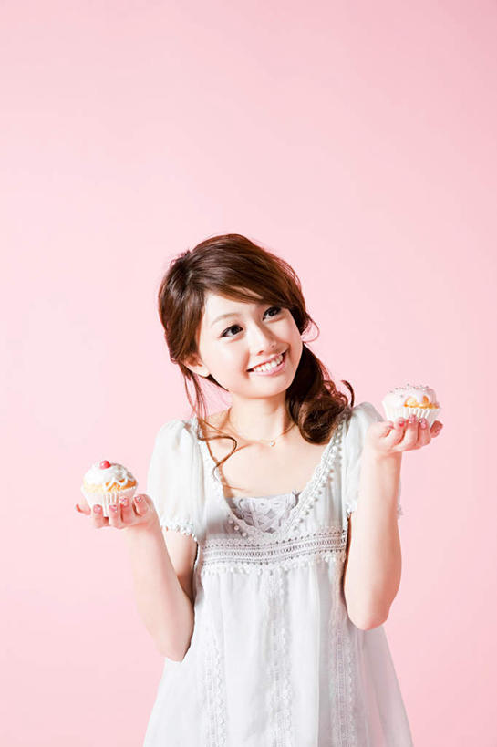 东方人,一个人,站,竖图,室内,白天,正面,裙子,亚洲,仅一个年轻女性,仅一个女性,仅一个人,粉色背景,连衣裙,注视,黄种人,白色,观察,看,站着,摄影,影棚,观看,察看,关注,尤物,年轻女性,女人,女性,亚洲人,站立,半身,彩图,影棚拍摄,拍摄,佳丽,丽人,美人