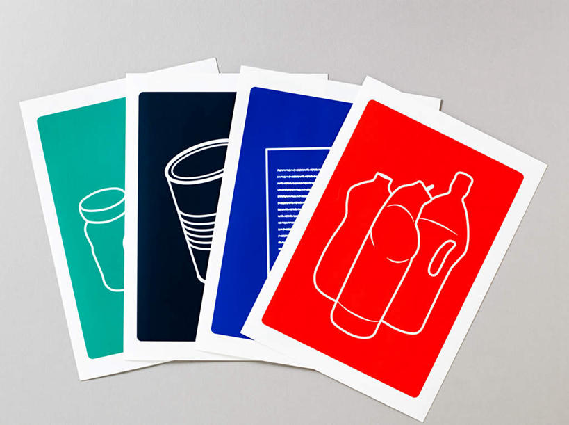 无人,横图,彩色,室内,特写,白天,正面,静物,灰色背景,环保,罐子,塑胶,卡片,瓶子,摄影,塑胶制品,影棚,能源,回收,资源,利用,低碳,循环,持续,彩图,影棚拍摄,拍摄