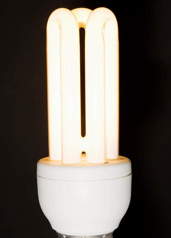 无人,竖图,室内,特写,白天,正面,节能,静物,照明,阴影,黑色背景,环保,朦胧,模糊,光线,灯泡,影子,灯光,灯,节能灯,一个,灯具,摄影,影棚,能源,单个,照亮,低碳,照明工具,荧光灯,U型,U型管节能灯,彩图,影棚拍摄,拍摄