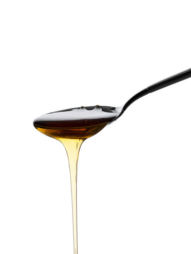 无人,竖图,室内,特写,白天,白色背景,正面,金属制品,粘稠,金属,勺子,调料,糖,调味品,调味料,一个,调羹,汤匙,摄影,影棚,单个,糖浆,黏稠,浓厚,彩图,影棚拍摄,拍摄