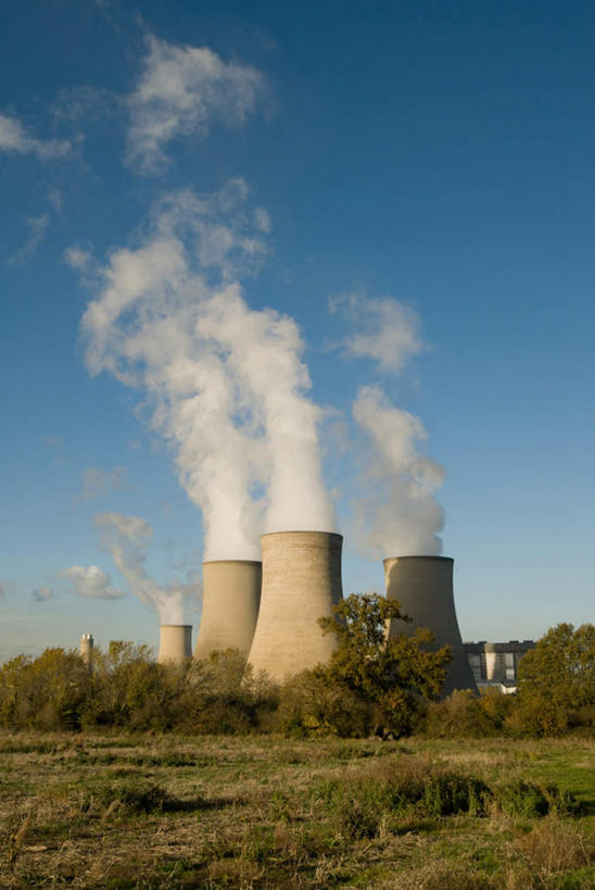 无人,家,工厂,竖图,室外,白天,仰视,度假,烟囱,草地,草坪,美景,植物,城市风光,城市,英国,欧洲,房屋,屋子,景观,烟雾,娱乐,楼房,住宅,草,树,树木,蓝色,绿色,蓝天,天空,自然,天,享受,休闲,发电站,景色,放松,生长,晴朗,成长,污染,西欧,大不列颠,牛津,世界文化遗产,大不列颠及北爱尔兰联合王国,万里无云,传染,大不列颠联合王国,日不落英帝国,牛津市,晴空,晴空万里,彩图,低角度拍摄,房子,工地,制造厂