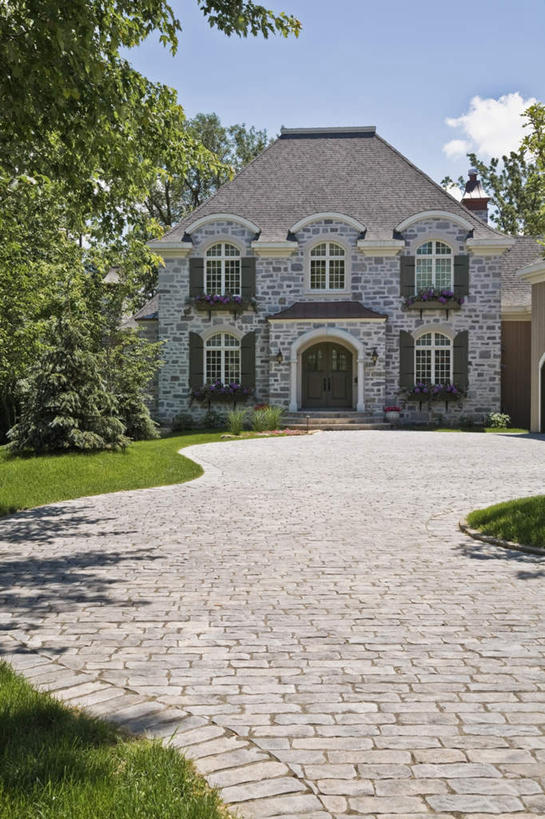 无人,家,竖图,室外,白天,正面,度假,草地,草坪,美景,植物,城市风光,城市,道路,路,加拿大,阴影,光线,影子,房屋,屋子,景观,云,云朵,公寓,小路,交通,云彩,娱乐,洋房,楼房,住宅,草,树,树木,蓝色,绿色,白云,蓝天,天空,阳光,自然,天,享受,休闲,景色,放松,生长,晴朗,成长,北美,北美洲,美洲,省会,北亚美利加洲,亚美利加洲,魁北克,魁北克城,魁北克省,魁北克市,晴空,彩图,房子