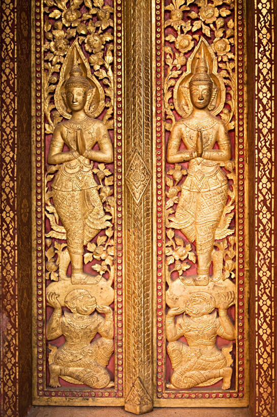 无人,竖图,室外,白天,正面,旅游,度假,标志建筑,地标,建筑,雕塑,老挝,亚洲,节日,艺术,装饰,雕刻,雕像,文化,娱乐,建设,工艺品,祈祷,享受,休闲,健康,金色,旅游胜地,放松,许愿,宗教,东南亚,佛教,信仰,纪念,祈求,美术,富贵,主题,陈列,忠诚,功能,美学,富丽,释教,名誉,荣华,老挝人民民主共和国,琅勃拉邦省,平安,彩图